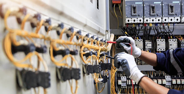 Professional Electrician technician working in Alamo Heights, TX